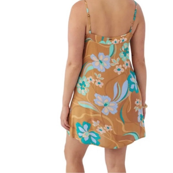 Summer fresh short dress brand new. Flowers and tropical style. O’neill. - Picture 2 of 3
